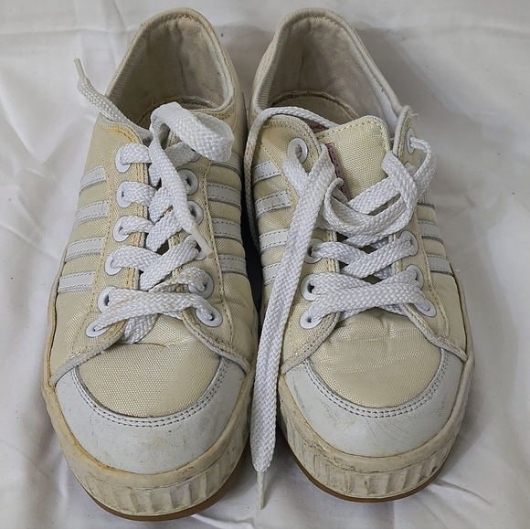 Diesel Pet Low-top Canvas Sneakers - Picture 6 of 11